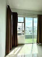 Lux Desaru Villa