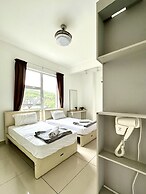 Lux Desaru Villa