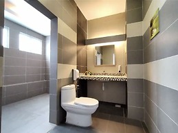 Lux Desaru Villa