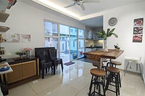 Lux Desaru Villa