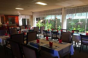 Inland Oasis Motel