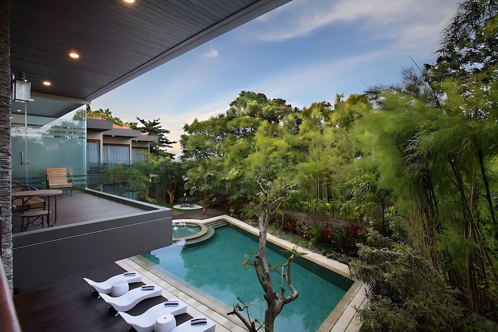 Del Cielo Villa