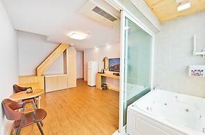 Lohas Hotel