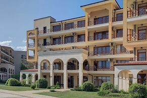 Lighthouse Luxe Estate Apart & Villas