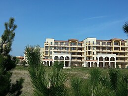 Lighthouse Luxe Estate Apart & Villas