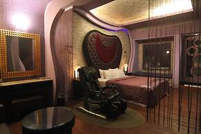 Romantic Code Motel