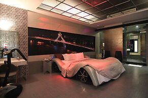 Romantic Code Motel