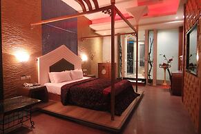 Romantic Code Motel
