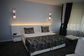 Grand Nora Hotel