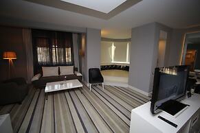 Grand Nora Hotel