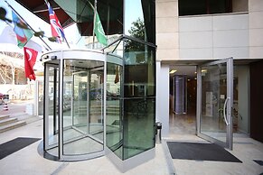 Grand Nora Hotel