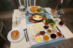 Grand Nora Hotel