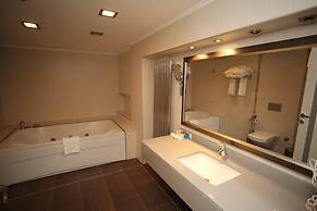 Grand Nora Hotel