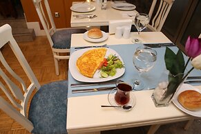 Grand Nora Hotel