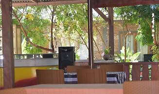 Del Mar Home Stay and Cafe