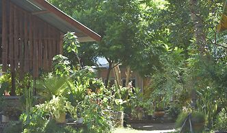 Del Mar Home Stay and Cafe