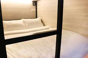 1992 Capsule Hotel - Hostel