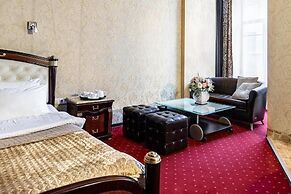 Alex Hotel on Marata 73