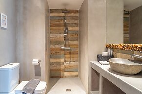 Core Luxury Suites