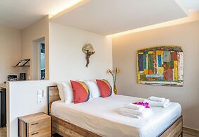 Core Luxury Suites