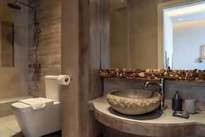 Core Luxury Suites