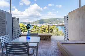 Core Luxury Suites