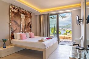 Core Luxury Suites
