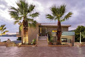 Core Luxury Suites