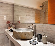 Core Luxury Suites