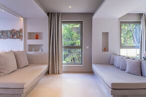 Core Luxury Suites
