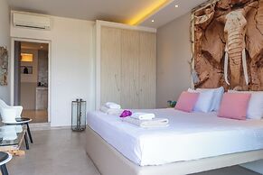 Core Luxury Suites