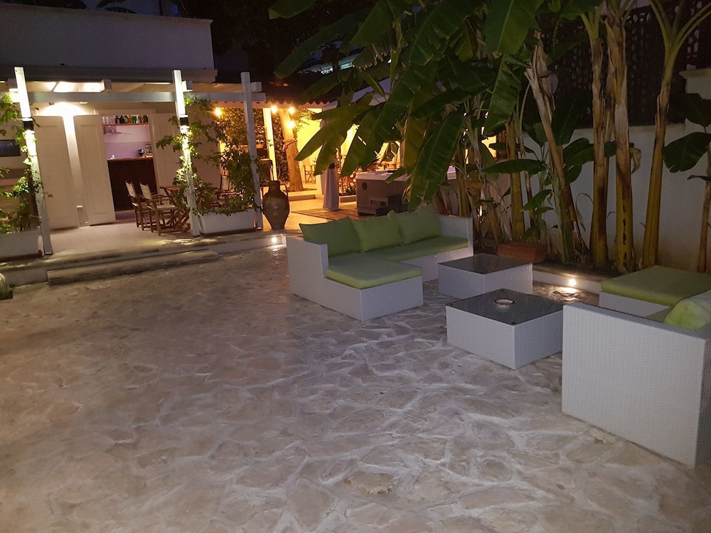 Mina Accomodation