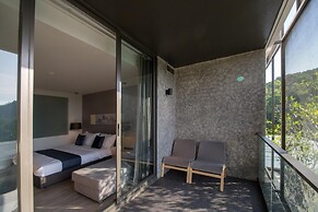 Neca Reiche Hotel