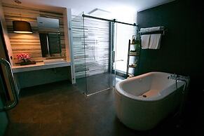 Neca Reiche Hotel