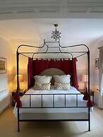 The Royal Hotel