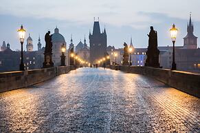 MOODs Charles Bridge