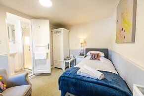 Woodlands Hotel