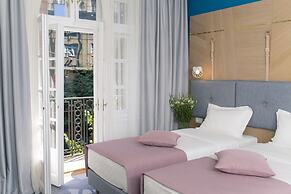 City Nest Modern & Cozy Suites