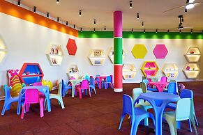 Zeus Eleva Mirabello Bay