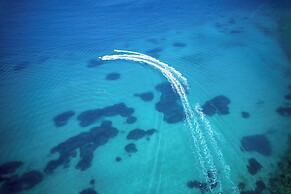 Zeus Eleva Mirabello Bay