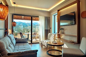 Zeus Eleva Mirabello Bay