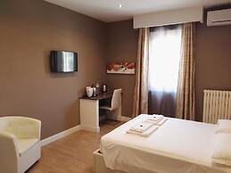 Tolli Rooms