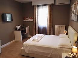 Tolli Rooms