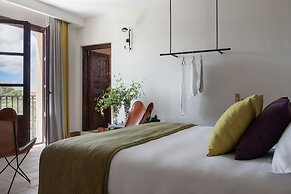 Momentum Resort