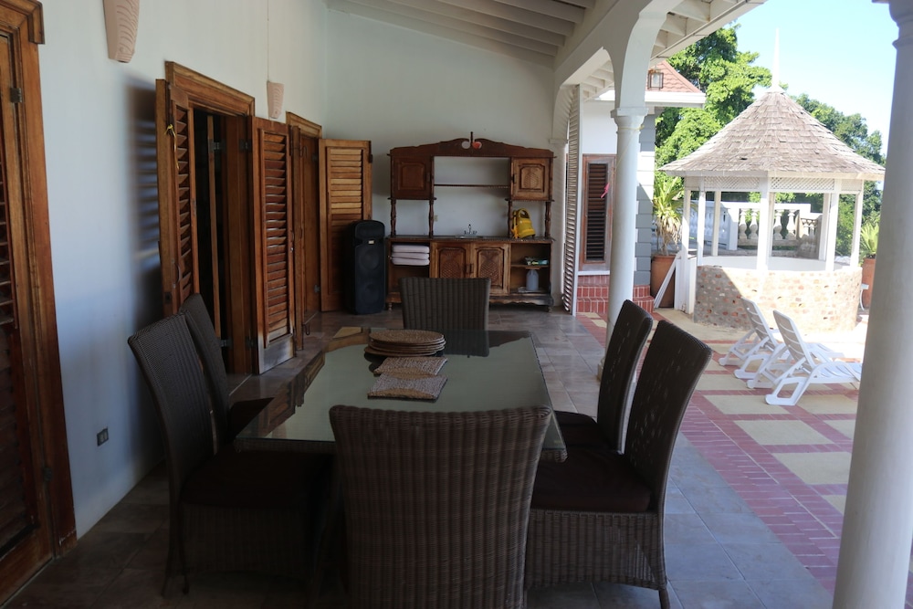 Mohagany House
