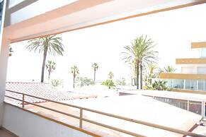Holyday Center A02