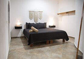 Sonido Del Mar Hotel and Yoga Loft