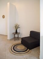 Sonido Del Mar Hotel and Yoga Loft