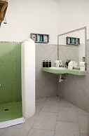 Sonido Del Mar Hotel and Yoga Loft