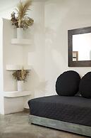 Sonido Del Mar Hotel and Yoga Loft